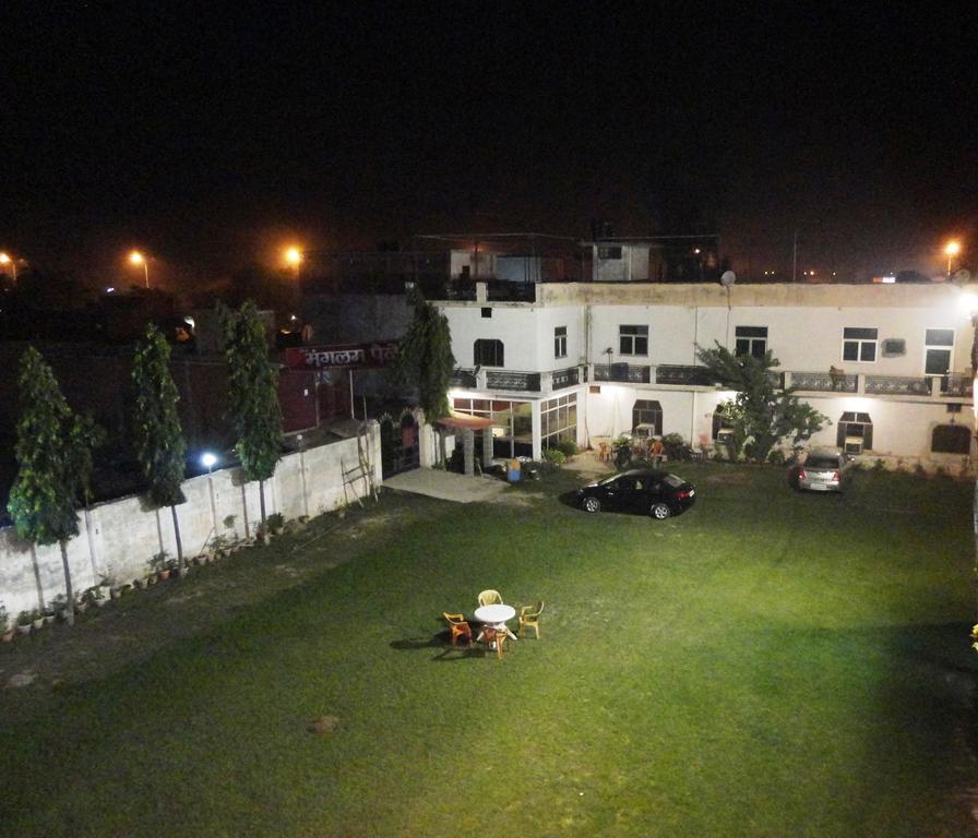 Fabexpress Landmark Awadh Hotell Lucknow Exteriör bild